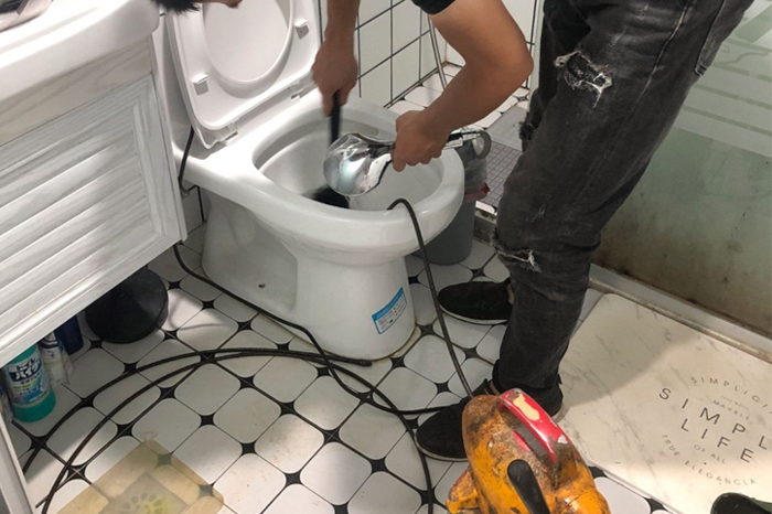南沙马桶堵塞自己疏通还是找师傅?专业上门服务让你省时更省心